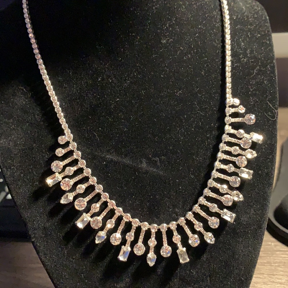 Beautiful Sparkling Necklace. - Picture 6 of 8